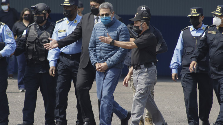 Ονδούρα: Αναχώρησε για τις ΗΠΑ το αεροσκάφος με τον πρώην πρόεδρο Ερνάντες