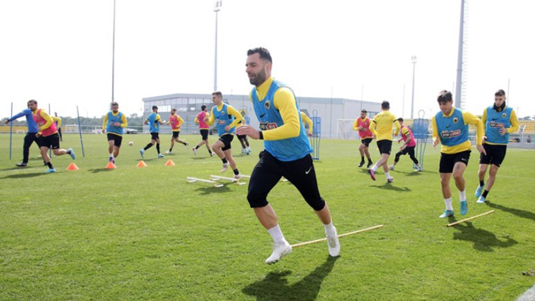 AEK: Επέστρεψαν στις προπονήσεις Αραούχο, Κριχόβιακ, Τζαβέλλας