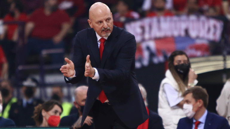 Ομπράντοβιτς: «Γίναμε η δεύτερη ομάδα που νίκησε στο ΣΕΦ φέτος»