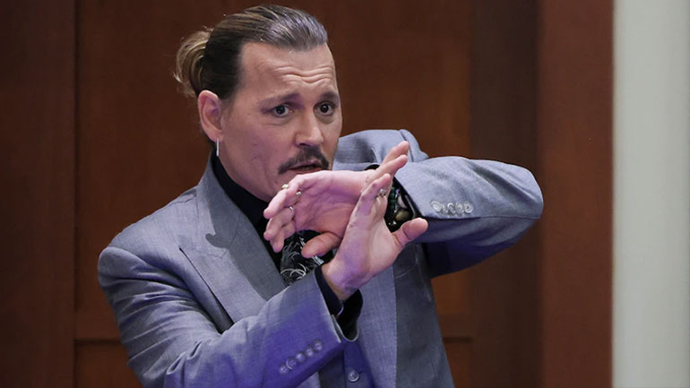 Johnny Depp: Η εξομολόγηση για την κακοποιητική συμπεριφορά που δέχτηκε από τη μητέρα του