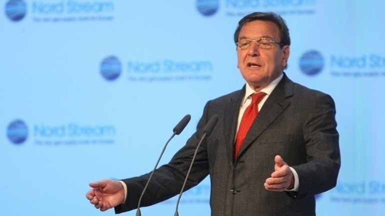 Σρέντερ: Ο Πούτιν ενδιαφέρεται για τον τερματισμό του πολέμου, αλλά δεν είναι τόσο εύκολο