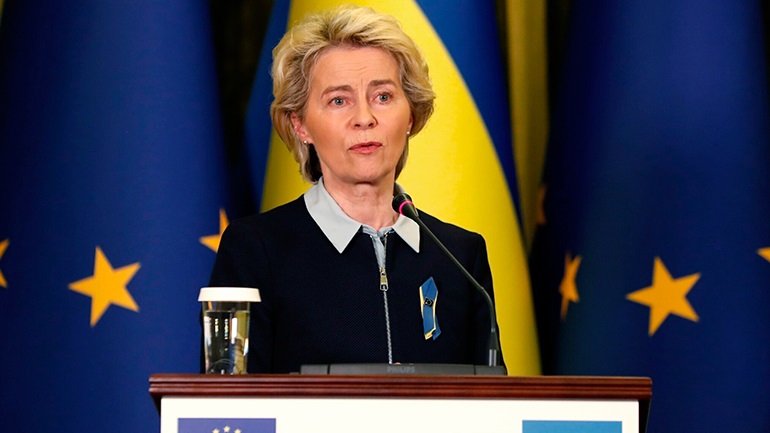 Ινδία: Επίσκεψη Φον ντερ Λάιεν – Συνομιλίες με επίκεντρο την Ουκρανία, το εμπόριο και το κλίμα