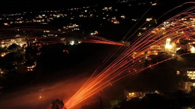 Χίος: Επέστρεψε ο ρουκετοπόλεμος πιο εντυπωσιακός από ποτέ