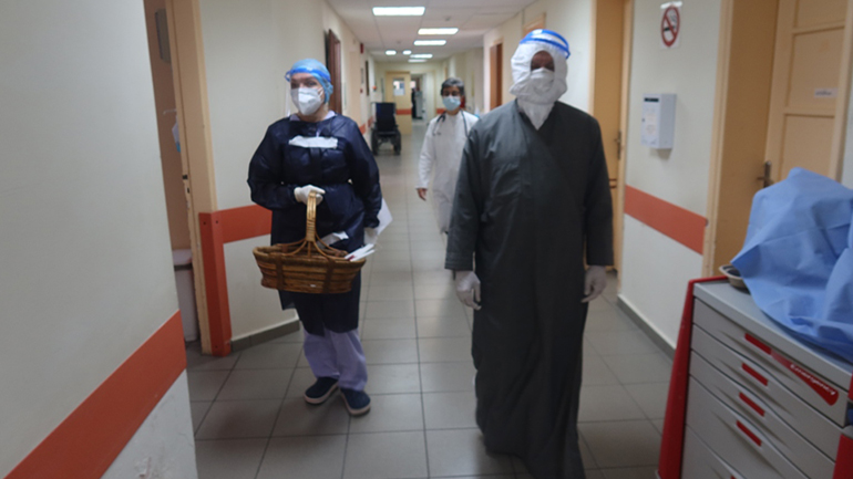 Νοσοκομείο Σύρου: Επίσκεψη μητροπολίτη Σύρου για Αναστάσιμες ευχές