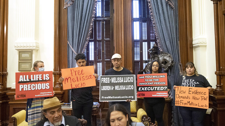 Εφετείο του Τέξας ανέστειλε την εκτέλεση μητέρας 14 παιδιών και διέταξε να επαναληφθεί η δίκη της