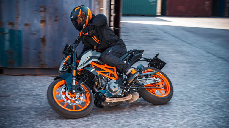 Το πολύ επιτηχημένο Duke 390 θα πάρει μοναδική μορφή.