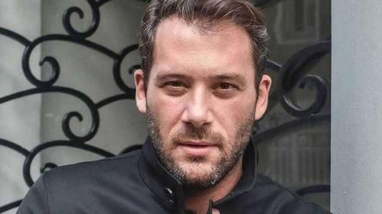 Ο Αντίνοος Αλμπάνης εξομολογείται: «Είπα ότι δεν μπορώ να ζω έτσι, πρέπει να μιλήσω ανοιχτά»