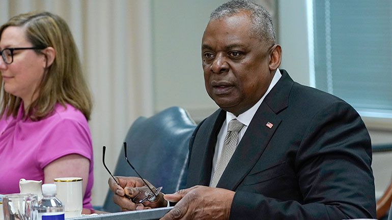 Υπουργός Άμυνας των ΗΠΑ: Η Ουκρανία μπορεί να κερδίσει τον πόλεμο «αν έχει καλό εξοπλισμό»