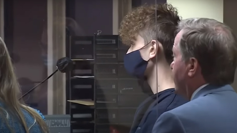 Οδηγός 17 ετών κατηγορείται για ανθρωποκτονία καθώς προκάλεσε το θάνατο έξι ατόμων σε τροχαίο