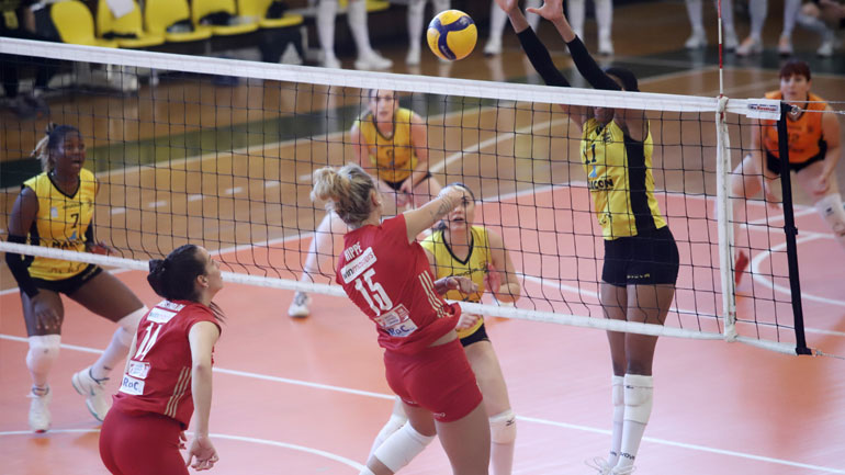 Βόλεϊ γυναικών: Στους τελικούς ο Ολυμπιακός,  3-1 σετ τον Άρη