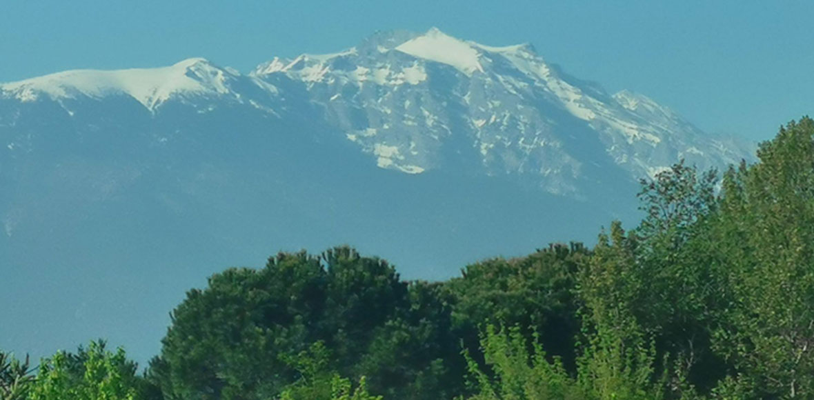 Η θέα του χιονισμένου Ολύμπου
