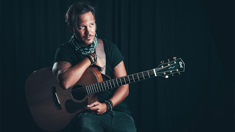 Ο Νίκος Ανδρουλάκης στη μουσική σκηνή Σφίγγα