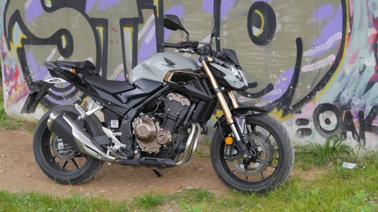 Μικρές διαστάσεις και εκλεπτυσμένο φινίρισμα για το γυμνό της Honda.