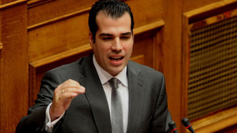 Πλεύρης: «Ενδεχομένως και να μην καταργηθεί η μάσκα στους εσωτερικούς χώρους» τον Μάιο