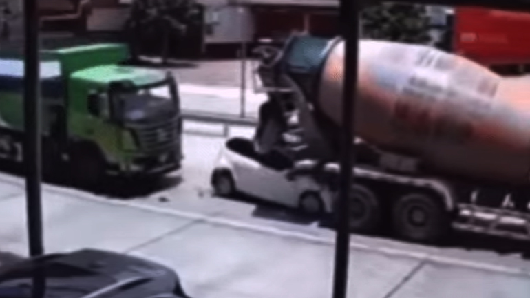 Ο πιο τυχερός άνθρωπος στον κόσμο. Δείτε από τι τροχαίο επέζησε