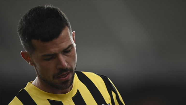 ΑΕΚ: Διάστρεμμα ο Γέβτιτς – Χάνει το ντέρμπι με τον ΠΑΟΚ