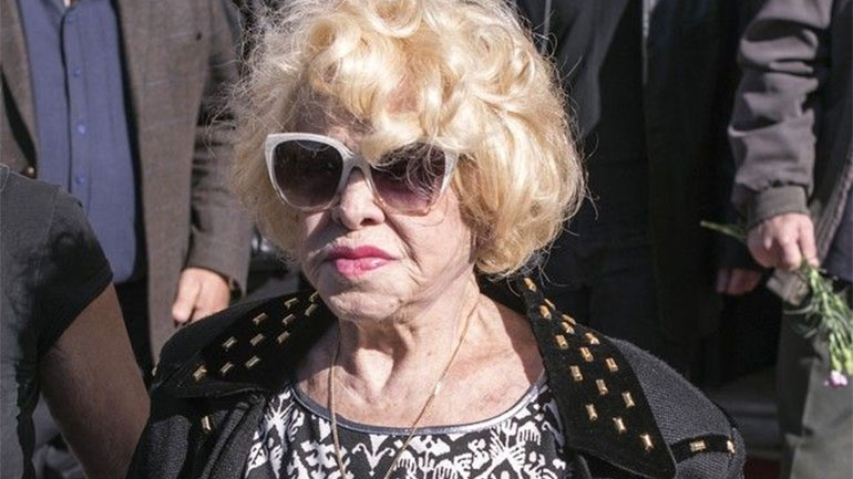 Κατέρρευσε η Καίτη Γκρέυ όταν έμαθε για τον θάνατο του γιου της