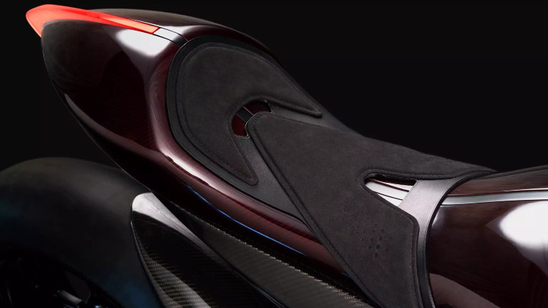 Η λεπτομέρειες είναι μοναδικές στην AMB001.