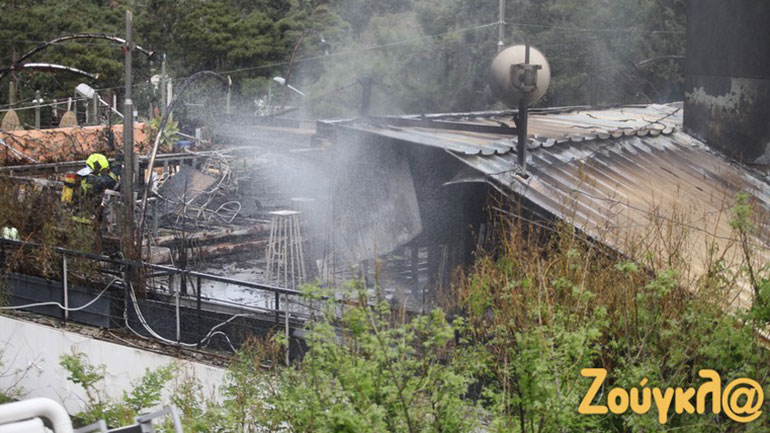 Υπό μερικό έλεγχο η πυρκαγιά στο Μετς