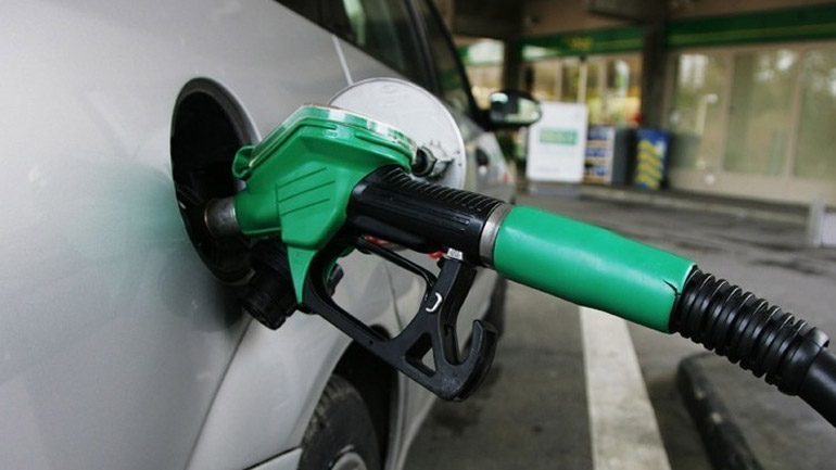 Με μειωμένη τιμή κατά 15 λεπτά το λίτρο και τον Μάιο θα πωλείται το πετρέλαιο κίνησης