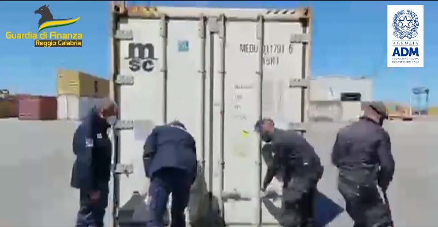 Το κοντέινερ με το φορτίο