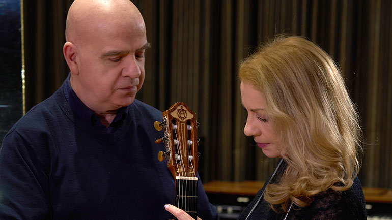 O «Επιτάφιος» του Γιάννη Ρίτσου από την Πέμη Ζούνη και τον καταξιωμένο σολίστ Ιάκωβο Κολανιάν