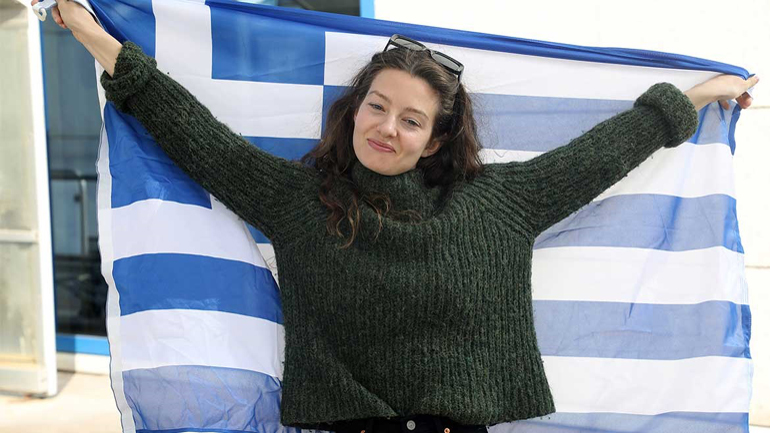 Eurovision 2022: Αναχώρησε για το Τορίνο της Ιταλίας η Αμάντα Γεωργιάδη