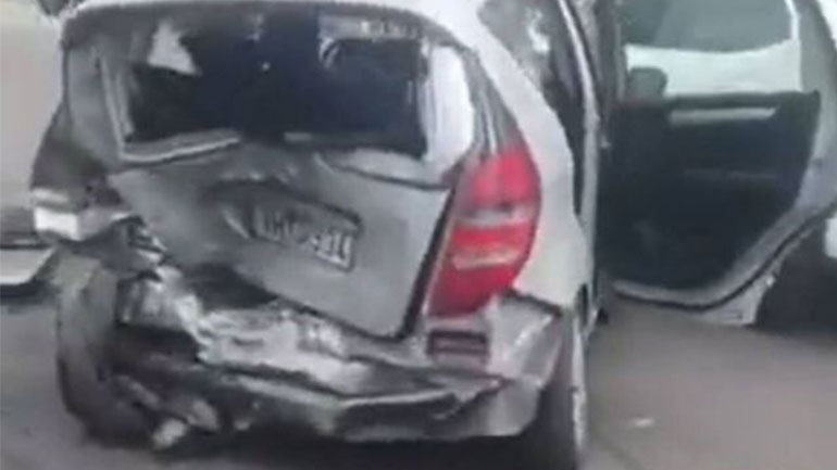 Βουλιαγμένη: Καραμπόλα πέντε αυτοκινήτων στην παραλιακή – Τέσσερις τραυματίες