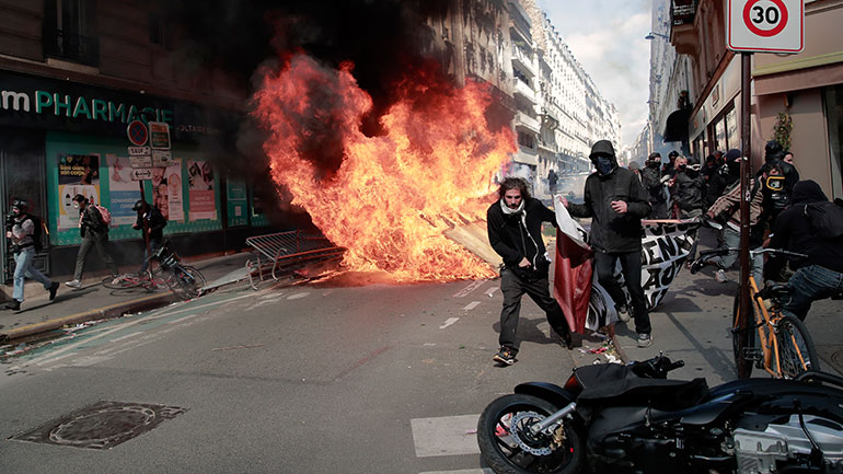 Παρίσι: Σοβαρά επεισόδια στη διαδήλωση για την Πρωτομαγιά