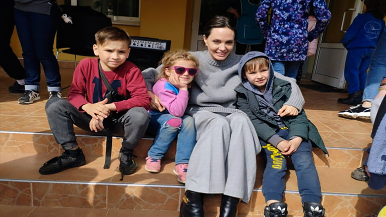 Η Αντζελίνα Τζολί στη Λβιβ, επισκέφθηκε παιδιά και εκτοπισμένους