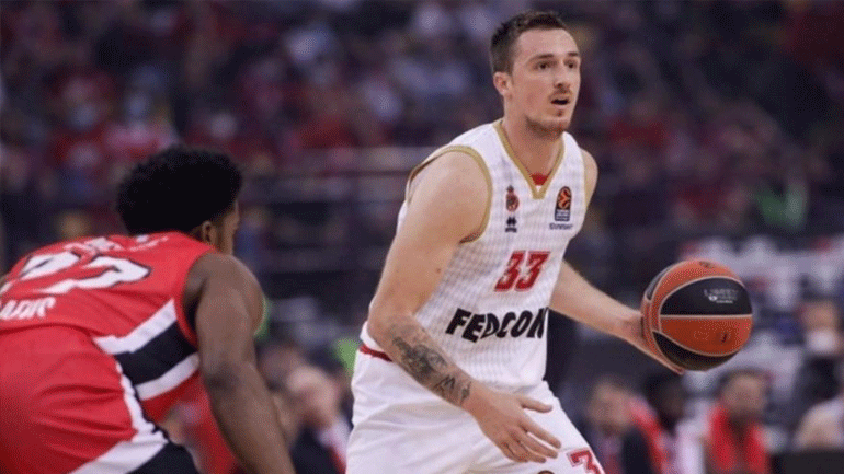 Άντζουσιτς: «Ευχαριστώ τον Θεό που αστόχησε ο Σλούκας»