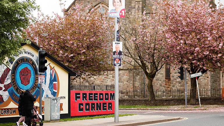 Βόρεια Ιρλανδία: Ανεβαίνουν οι τόνοι πριν τις εκλογές της 4ης Μαΐου Βόρεια Ιρλανδία: Ανεβαίνουν οι τόνοι πριν τις εκλογές της 4ης Μαΐου