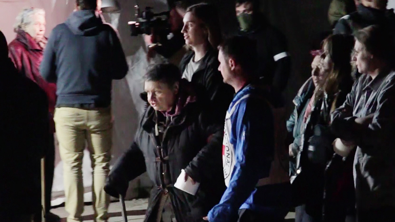 Ο Ζελένσκι ελπίζει πως η εκκένωση της Αζοφστάλ στη Μαριούπολη θα συνεχιστεί την Τρίτη