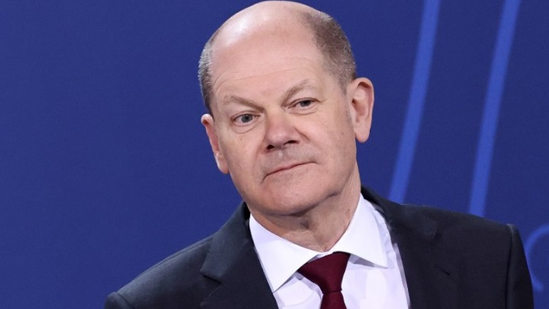 Σολτς: Οι κυρώσεις σε βάρος της Ρωσίας θα αρθούν μόνο με συμφωνία Κιέβου – Μόσχας