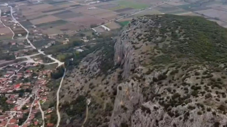 Γνωρίστε τη «Θεόπετρα», κοντά στα Μετέωρα