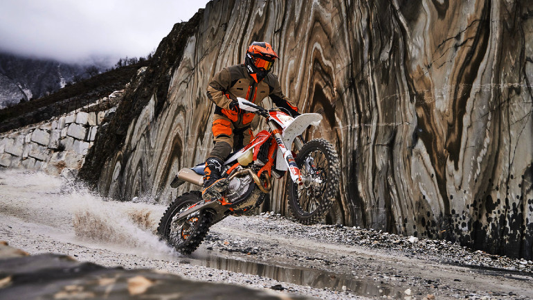 H ΚΤΜ παρουσίασε την γκάμα των enduro της για το 2022