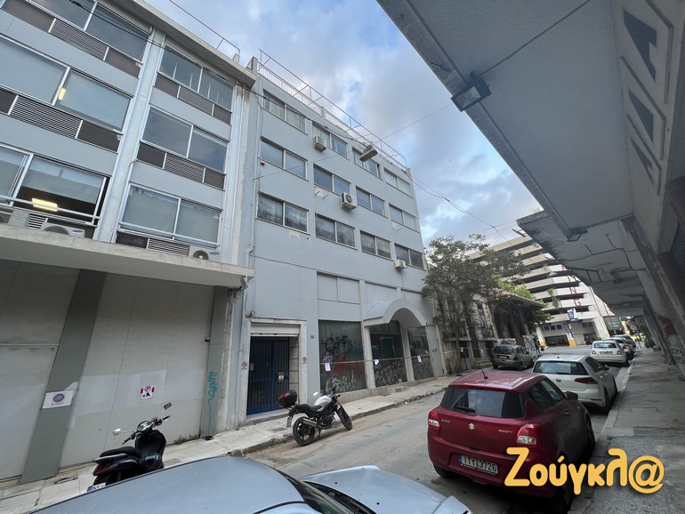 Το κτήριο της οδού Κοδράτου 4