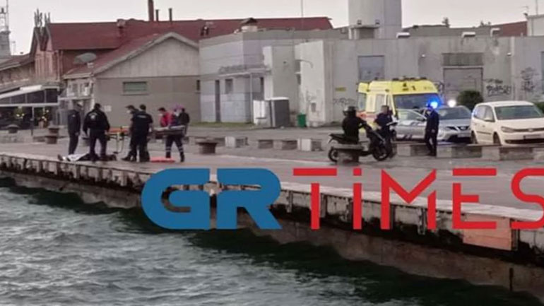 Θεσσαλονίκη: Νεαρός βούτηξε και έσωσε γυναίκα από τα νερά του Θερμαϊκού Θεσσαλονίκη: Νεαρός βούτηξε και έσωσε γυναίκα από τα νερά του Θερμαϊκού