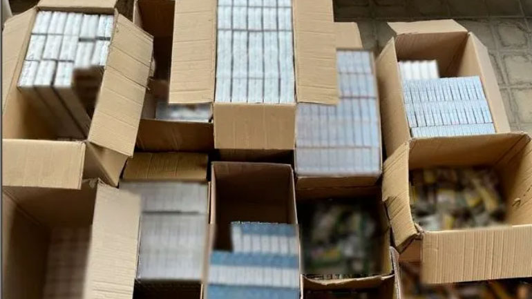 Λάρισα: Συνελήφθη με περισσότερα από 2.500 πακέτα αφορολόγητων τσιγάρων