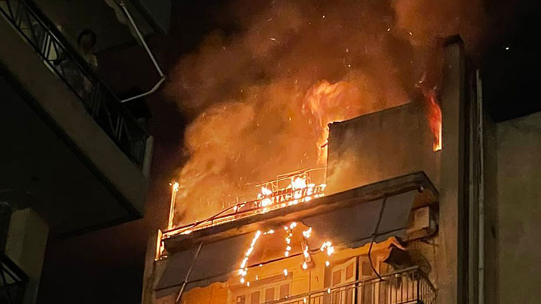 Αμπελόκηποι: Φωτιά σε πολυκατοικία κοντά στη ΓΑΔΑ