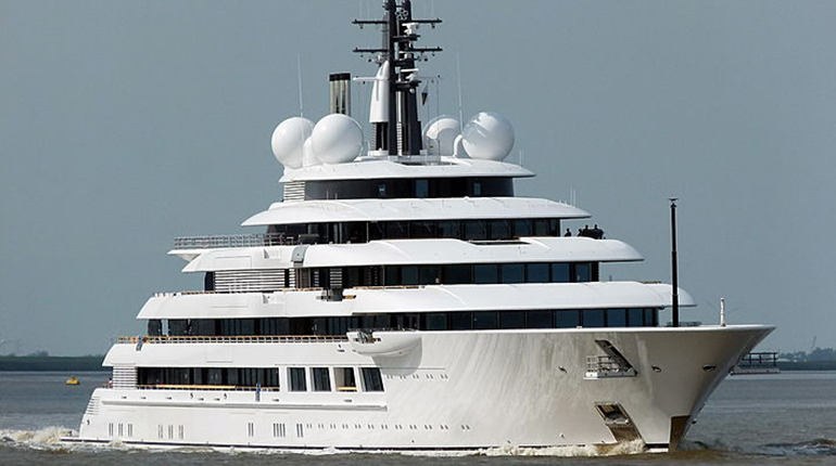 Σκάφος που συνδέεται με τον Πούτιν ετοιμάζεται να μεταφερθεί στην Τουρκία για να μην κατασχεθεί