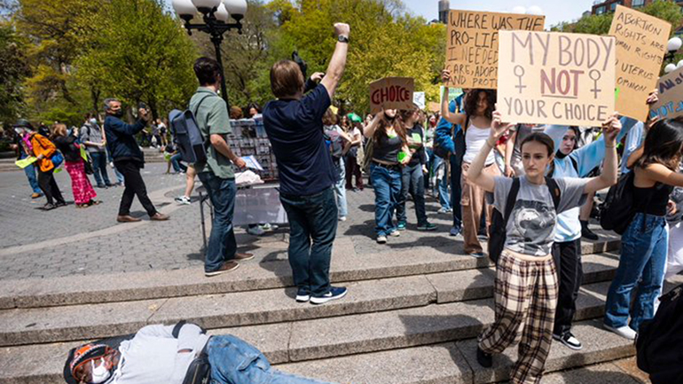 ΗΠΑ: Στις 14 Μαΐου οι μαζικές κινητοποιήσεις των υπέρμαχων του δικαιώματος στην άμβλωση