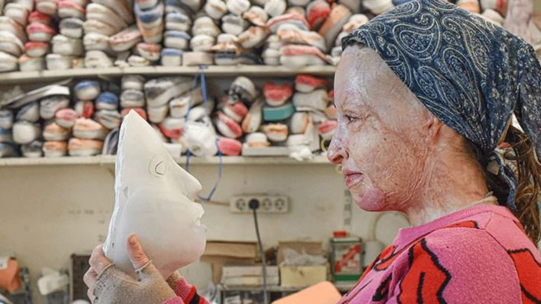 Ιωάννα Παλιοσπύρου: Χαμογελά σε ανάρτησή της χωρίς την προστατευτική μάσκα