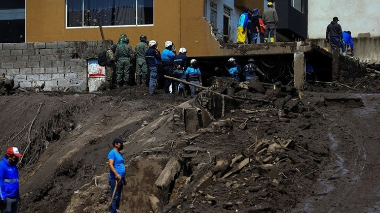 Ισημερινός: Ένας νεκρός από την κατάρρευση οροφής αθλητικού κέντρου λόγω σφοδρής χαλαζόπτωσης