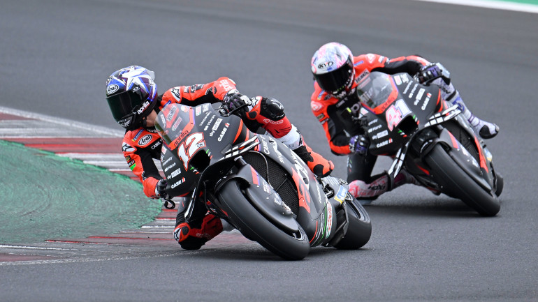 Vinales και Espargaro στην πίστα με τις αγωνιστικές RS-GP.