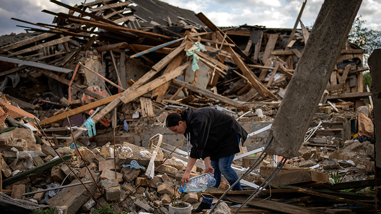 Οι 60 αγνοούμενοι στο σχολείο της Μπιλοχορίβκα, στην Ουκρανία, είναι «πιθανότατα νεκροί»