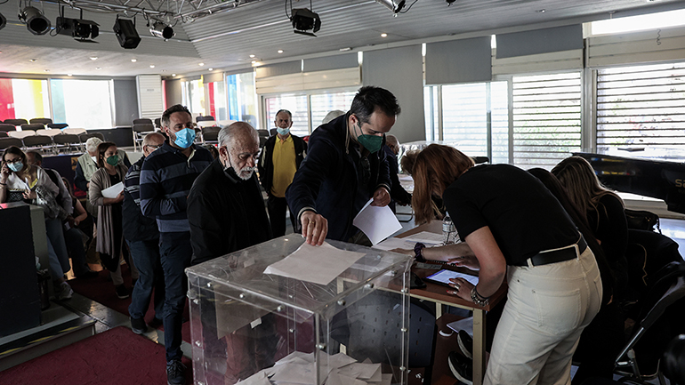 ΚΙΝΑΛ-ΠΑΣΟΚ: Στις κάλπες τα μέλη για το νέο όνομα του κόμματος