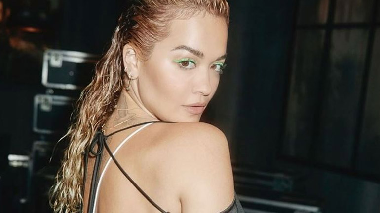 Colorful eyeliner: Η Rita Ora μόλις υιοθέτησε τη νέα hot τάση στο μακιγιάζ