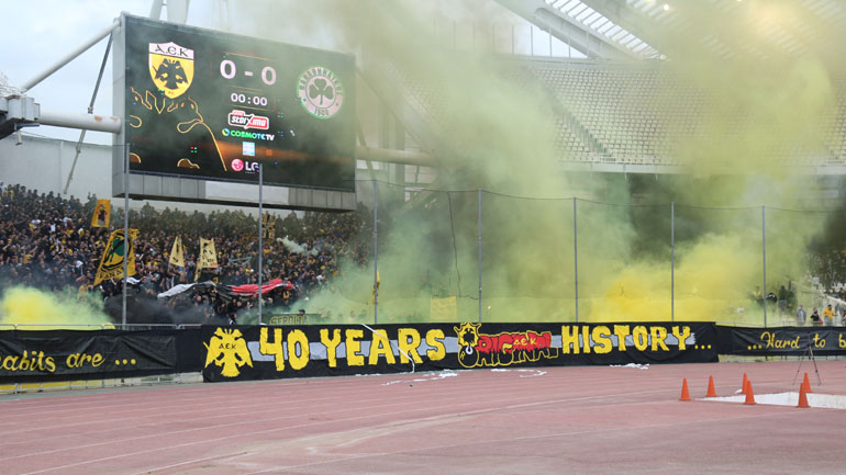Σοκαριστική πτώση οπαδού της ΑΕΚ στην τάφρο του ΟΑΚΑ!
