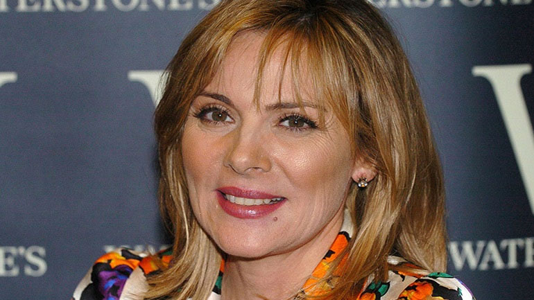 Κιμ Κατράλ: «Δεν θέλω να εμφανίζομαι πια γυμνή. Είμαι 65 ετών, σε πολύ καλή φόρμα, αλλά δεν ενδιαφέρομαι»